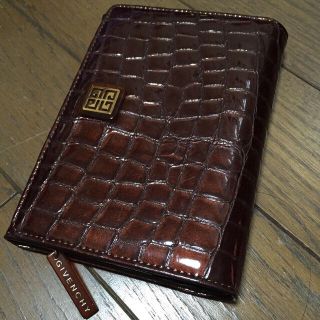 ジバンシィ(GIVENCHY)の2月末まで！givenchy(財布)