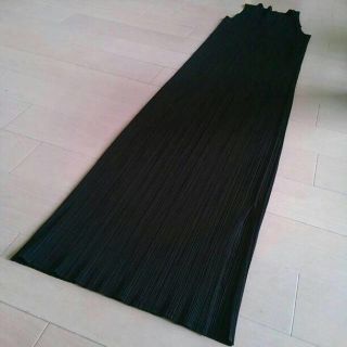 イッセイミヤケ(ISSEY MIYAKE)のイッセイミヤケ プリーツプリーズ(ロングワンピース/マキシワンピース)