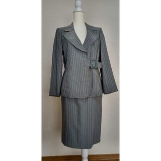 アルマーニ コレツィオーニ(ARMANI COLLEZIONI)のアルマーニコレツィオーニ　グレーストライプ　テーラードカラースーツ　美品(スーツ)