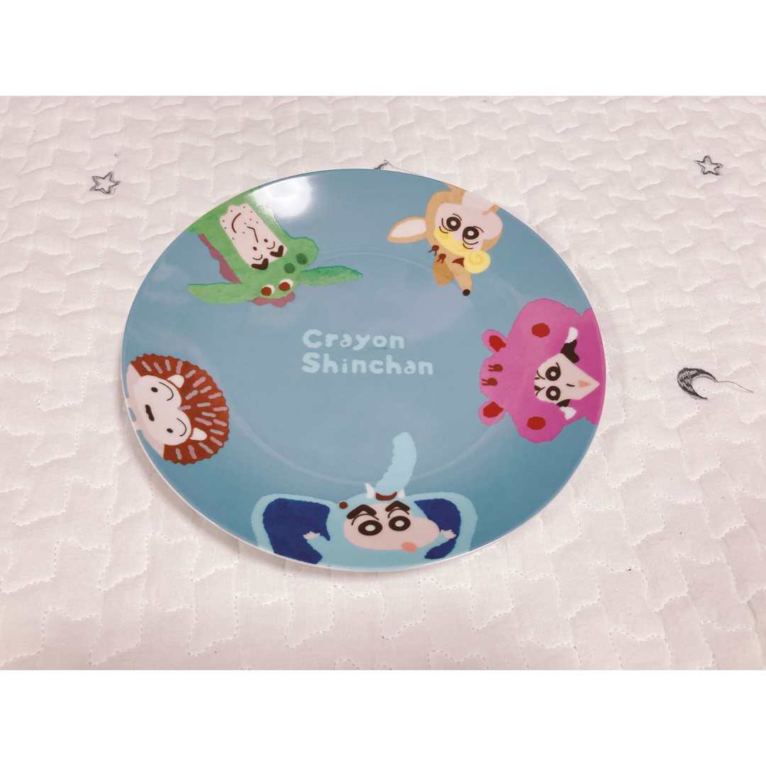クレヨンしんちゃん(クレヨンシンチャン)の3coins スリコ クレヨンしんちゃん コラボ プレート スリーコインズ インテリア/住まい/日用品のキッチン/食器(食器)の商品写真