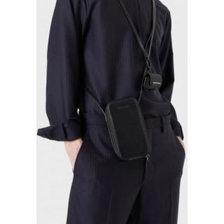 アルマーニ(Armani)の『ARMANI』 / アルマーニ ブラック レザー ボディー ミニ バッグ 新品(ショルダーバッグ)