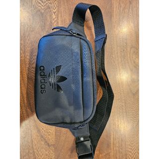 adidas ウエストポーチ