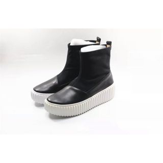 イッセイミヤケ(ISSEY MIYAKE)のISSEY MIYAKEとユナイテッドヌードのコラボブーツ　新品未使用　23.5(ブーツ)