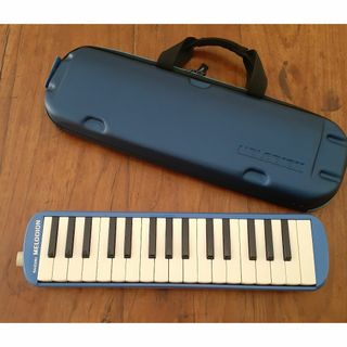 スズキガッキセイサクショ(鈴木楽器製作所)の【学用品】メロディオンFA-32（本体+ケース)　ブルー色　鍵盤ハーモニカ(ハーモニカ/ブルースハープ)