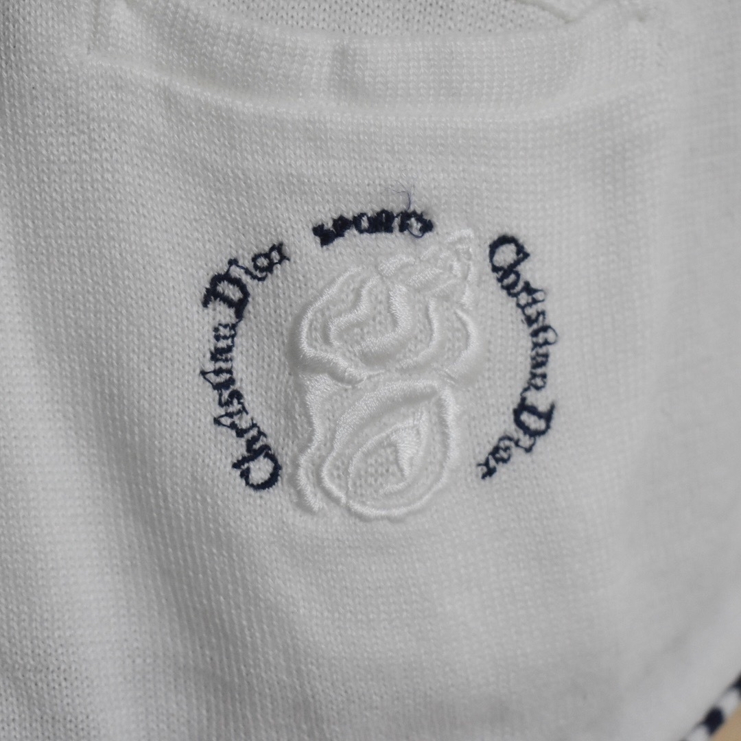 Christian Dior(クリスチャンディオール)のChristian Dior SPORTS 刺繍ロゴ　ニットベスト　白ロゴボタン レディースのトップス(ベスト/ジレ)の商品写真