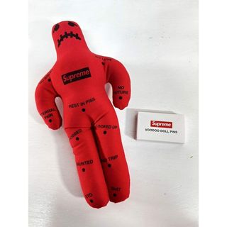 シュプリーム(Supreme)のs25t-0173y【中古】Supreme　SUPREME　VOODOO DOLL　シュプリーム　ブードゥー人形　人形　針子人形　赤　レッド　RED　2019AW　19AW　19FW(その他)