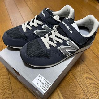 キュウキュウロク(996（New Balance）)の［ニューバランス］キッズスニーカーYV996  ネイビー&シルバー(スニーカー)