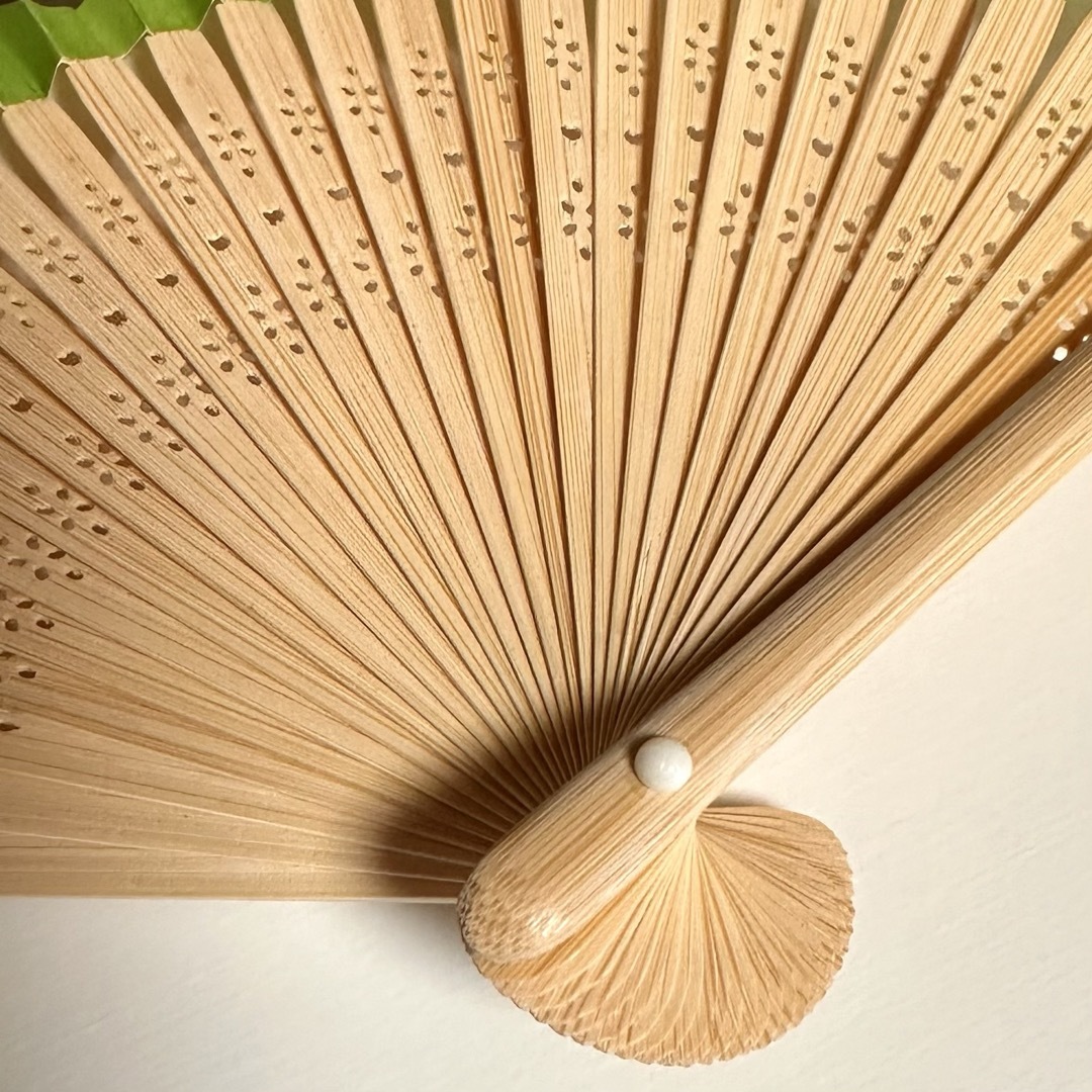 伊藤園(イトウエン)の【新品・未使用】リラックマ  伊藤園キャンペーン懸賞品 扇子 非売品 箱付き エンタメ/ホビーのコレクション(ノベルティグッズ)の商品写真