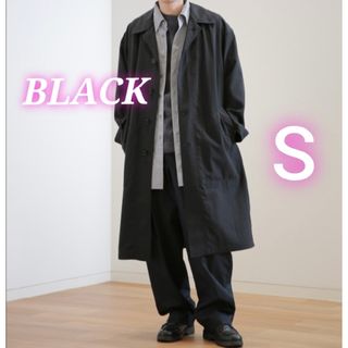 ユニクロ(UNIQLO)の【新品未使用】オーバーサイズステンカラーコート　ブラック　Sサイズ　ユニクロU(ステンカラーコート)