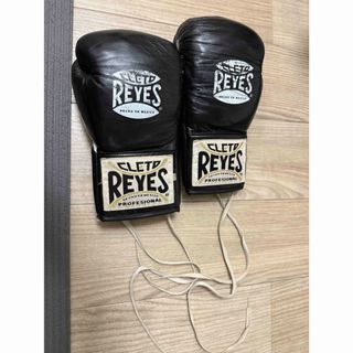 REYES レイジェス　ボクシング　グローブ　8oz(ボクシング)