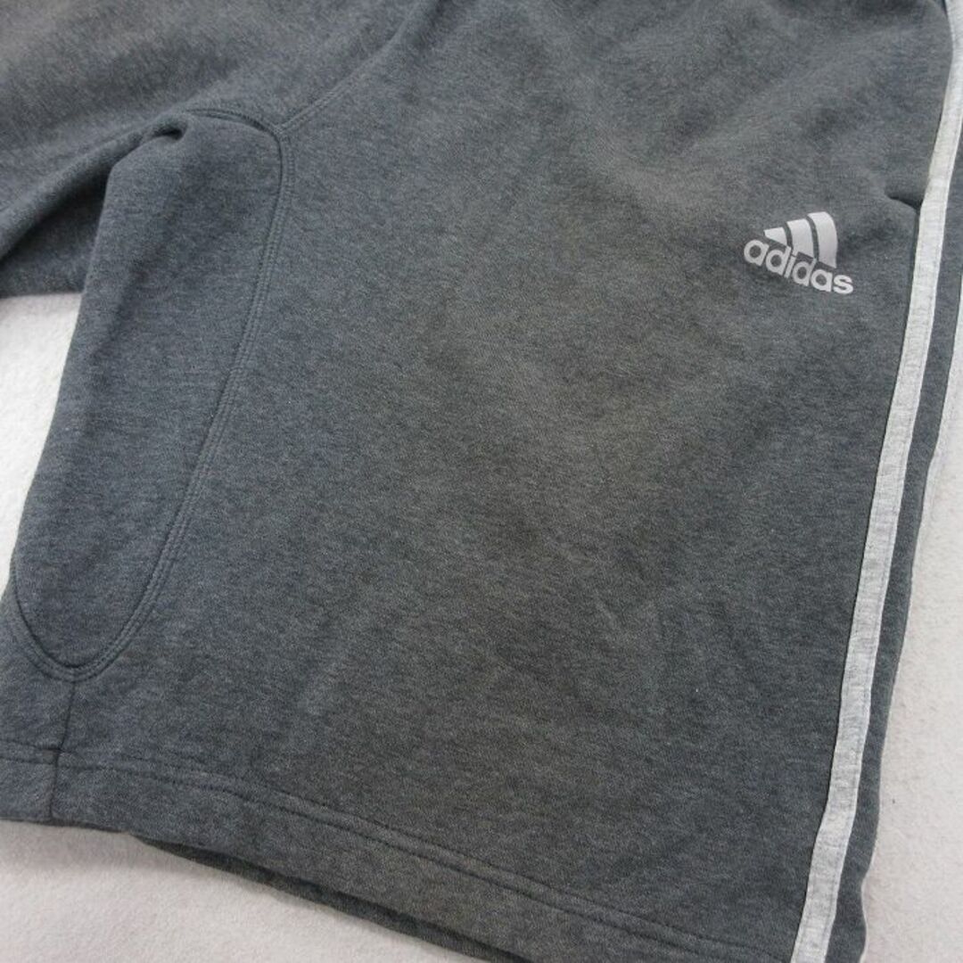 adidas(アディダス)のW31★古着 アディダス adidas ハーフ スウェット パンツ ショーツ メンズ ワンポイントロゴ 濃グレー 霜降り 25apr04 中古 ボトムス 短パン ショーパン メンズのパンツ(ワークパンツ/カーゴパンツ)の商品写真