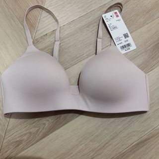 ユニクロ(UNIQLO)のワイヤレスブラ　3Dホールド　AB65/70(ブラ)