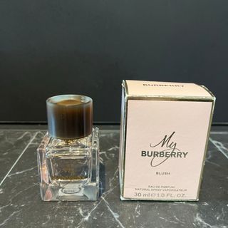 バーバリー(BURBERRY)のマイバーバリー　ブラッシュ オードパルファム　30ml(香水(女性用))