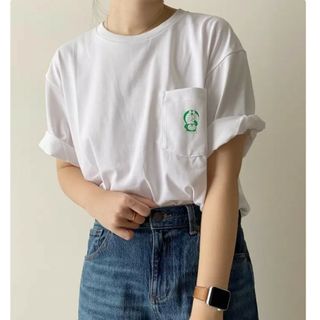 ユニクロ(UNIQLO)の新品 UNIQLO ドラえもん  半袖 白 Tシャツ ユニセックスMサイズ(Tシャツ(半袖/袖なし))