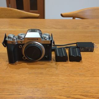 富士フイルム - FUJIFILM X-T4 シルバー(純正バッテリー2個)