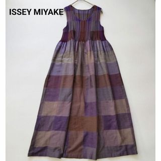 イッセイミヤケ(ISSEY MIYAKE)の希少 イッセイミヤケ プリーツ ノースリーブ チェック フレア ロングワンピース(ロングワンピース/マキシワンピース)