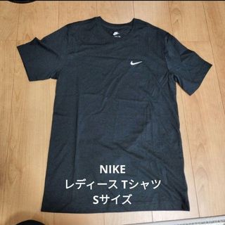ナイキ(NIKE)の【未使用】NIKE　レディース　半袖　Tシャツ（Sサイズ）(Tシャツ(半袖/袖なし))