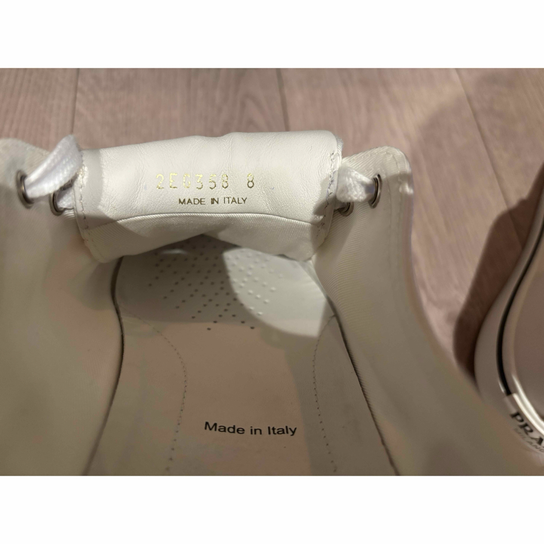 PRADA(プラダ)のPRADA プラダ キャンバス スニーカー 2EG358 メンズの靴/シューズ(スニーカー)の商品写真