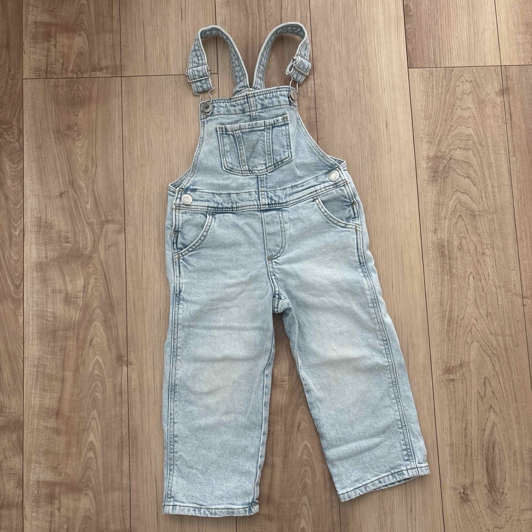 H&M(エイチアンドエム)のH&M デニム　サロペット　90 キッズ/ベビー/マタニティのキッズ服女の子用(90cm~)(パンツ/スパッツ)の商品写真