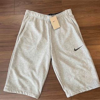 新品　NIKE ナイキ　ハーフパンツ　ショートパンツ　メンズ