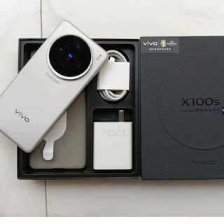 【美品】Vivo X100s 12GB+256GB｜箱付き・付属品完備(スマートフォン本体)