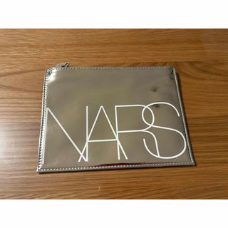ナーズジャパン(NARS)の【未使用】NARSシルバーメタルポーチ(ポーチ)