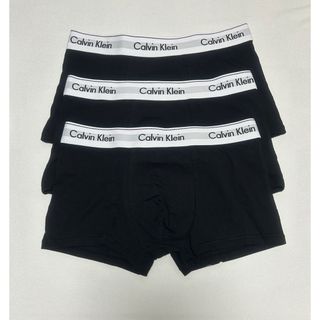 黒のボクサーパンツ3枚セット、Calvin Klein (ボクサーパンツ)