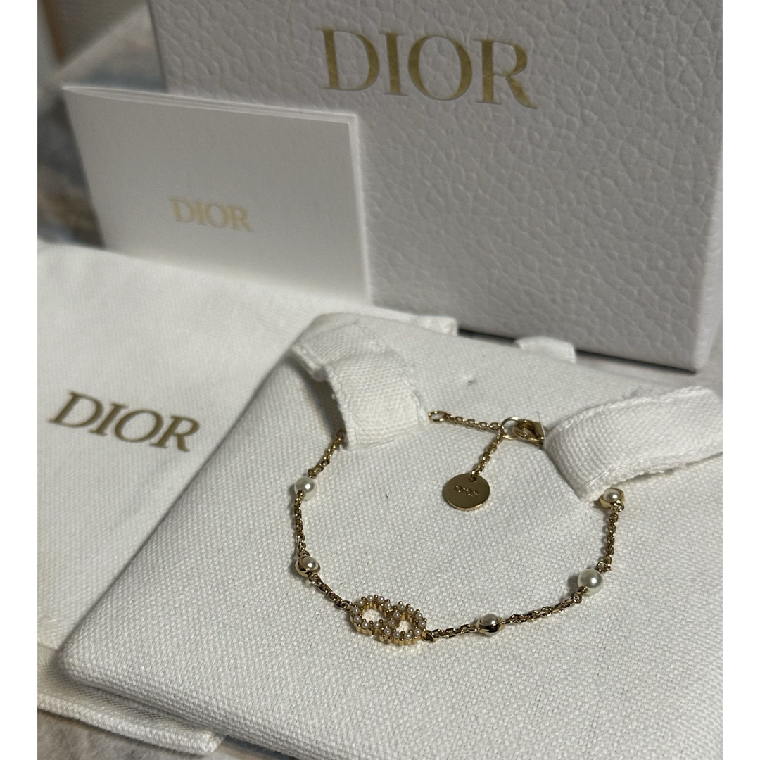 Christian Dior(クリスチャンディオール)の現行品 クリスチャンディオール CLAIR D LUNE パール ブレスレット レディースのアクセサリー(ブレスレット/バングル)の商品写真