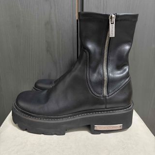 Charles and Keith - チャールズアンドキース　サイドジップ アンクルブーツ ブラック　ショート
