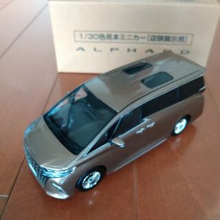 トヨタ - トヨタ　ALPHARD 1/30 ミニカー　新品　非売品　プレシャスレオブロンド