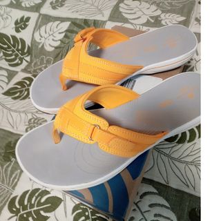 クラークス(Clarks)のClarks　 ドングサンダル　イエロー　25cm(サンダル)