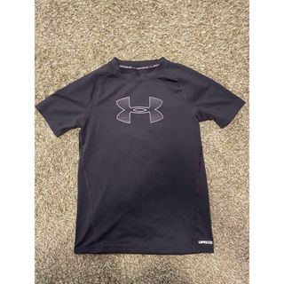 アンダーアーマー(UNDER ARMOUR)のアンダーアーマー　インナーアンダーシャツ半袖　黒ブラックキッズ　YLG (トレーニング用品)