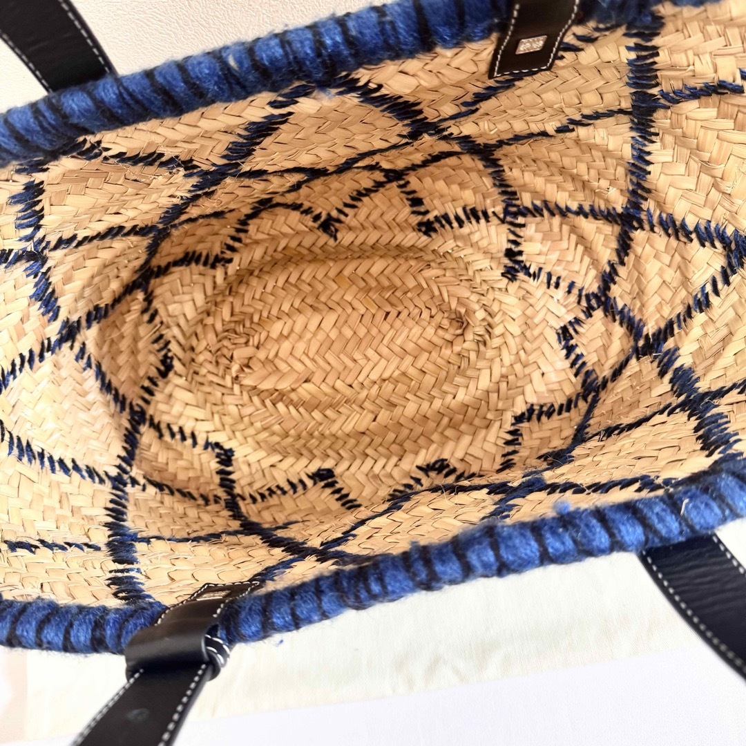 LOEWE(ロエベ)のロエベ 美品 バスケット バッグ カゴバッグ M ウィリアム・ド・モーガン 限定 レディースのバッグ(かごバッグ/ストローバッグ)の商品写真