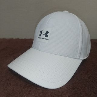 アンダーアーマー(UNDER ARMOUR)のUNDER ARMOUR ホワイト メッシュ キャップ 帽子(キャップ)