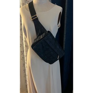CHANEL - 正規品シャネル CHANELニュートラベルラインボディーバッグココマークブラック