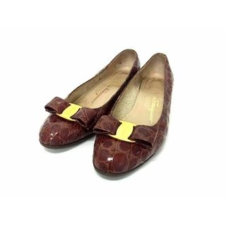 サルヴァトーレフェラガモ(Salvatore Ferragamo)のSalvatore Ferragamoフェラガモ ヴァラリボン パテントレザー ヒール パンプス サイズ 5 1/2(約22.5cm)靴 シューズ ブラウン系 DH8305(ハイヒール/パンプス)
