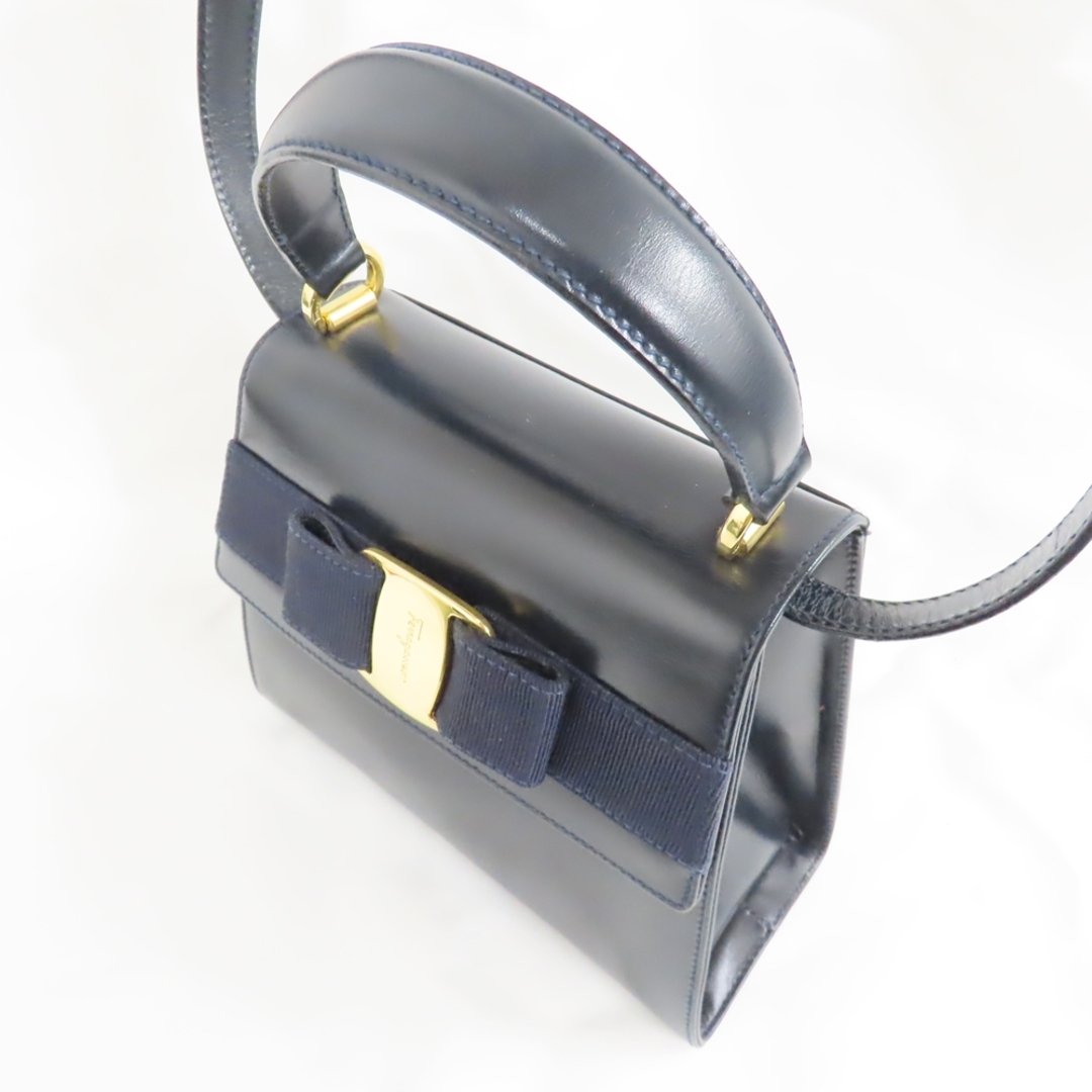Salvatore Ferragamo(サルヴァトーレフェラガモ)のフェラガモ ハンドバッグ ヴァラ ネイビー カーフ レディース Ferragamo Ts580531 中古 レディースのバッグ(ハンドバッグ)の商品写真