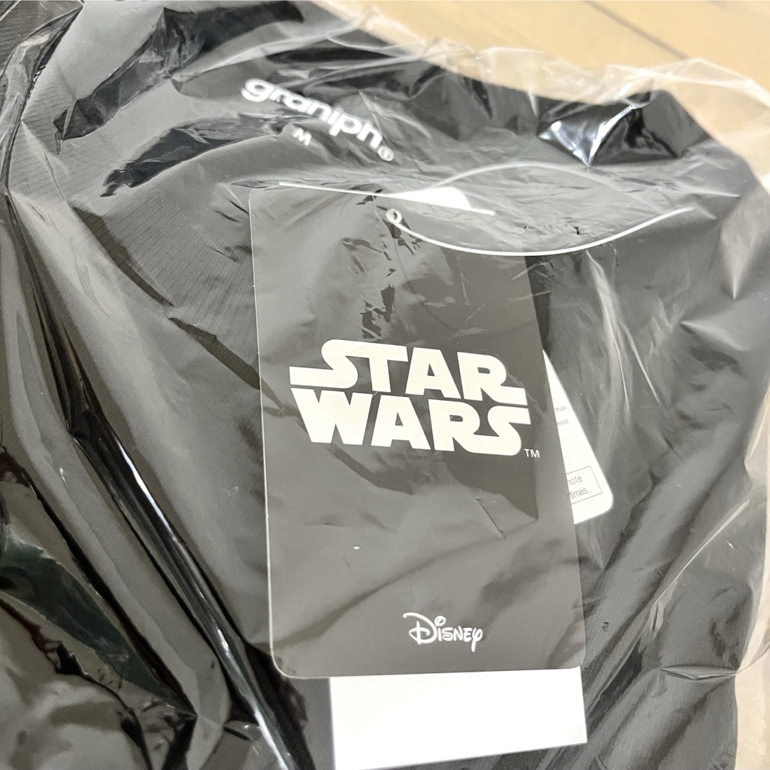 Design Tshirts Store graniph(デザインティーシャツストアグラニフ)のグラニフ スターウォーズ 新三部作 Tシャツ ブラック Mサイズ 新品未開封 メンズのトップス(Tシャツ/カットソー(半袖/袖なし))の商品写真