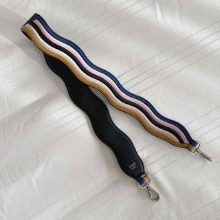 FENDI - FENDI　フェンディ ウェーブ ストラップユー　ショルダーストラップ　美品