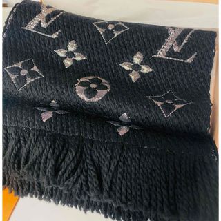 LOUIS VUITTON - 極美品　ルイヴィトン　M75833 マフラー エシャルプ・ロゴマニアシャイン 箱