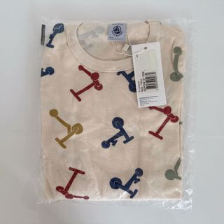 プチバトー(PETIT BATEAU)の【新品未使用】プチバトー パジャマ 半袖 5a(パジャマ)