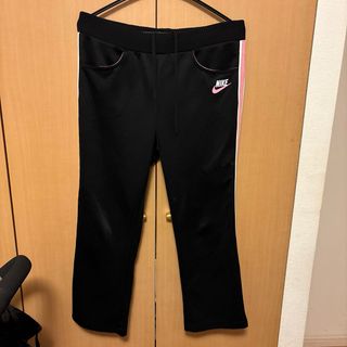 ナイキ(NIKE)のNIKE トレーニングウェア　ジャージパンツ　ブラック　ピンクと白のサイドライン(ウェア)