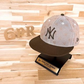 ニューエラ(NEW ERA)のレア【ニューエラ×ヤンキース】ケーブル ステッチ NYロゴ キャップ 総柄 茶(キャップ)